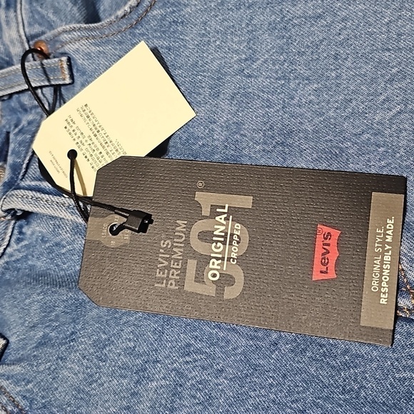 Levi's 501 Premium Distressed Cropped Jeans Size 31 NWT - Picture 3 of 7